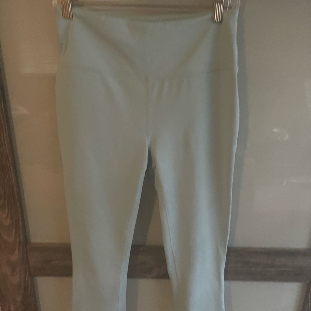 Eddie Bauer teal workout pant size Medium.